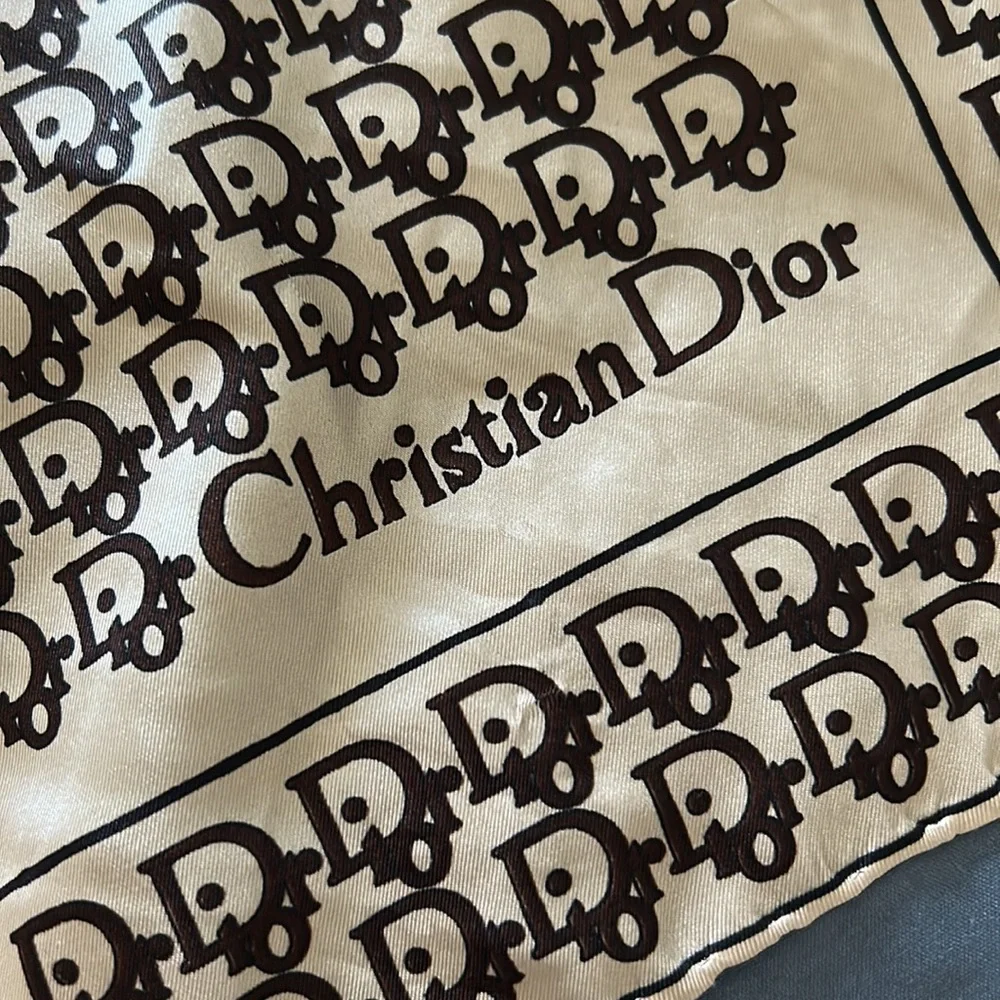 Christian dior vintage silk scarf 18”x 18”